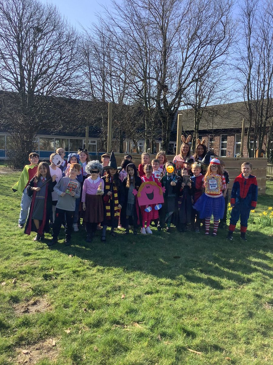 EastwayPrimary's tweet photo. World Book Day fun in year 4🌍📚♥️ We had brilliant costumes from lots of our favourite books! #funtimes #year4 #worldbookday2025 #readingforpleasure #amazingcostumes https://t.co/r8mYfzDHGJ