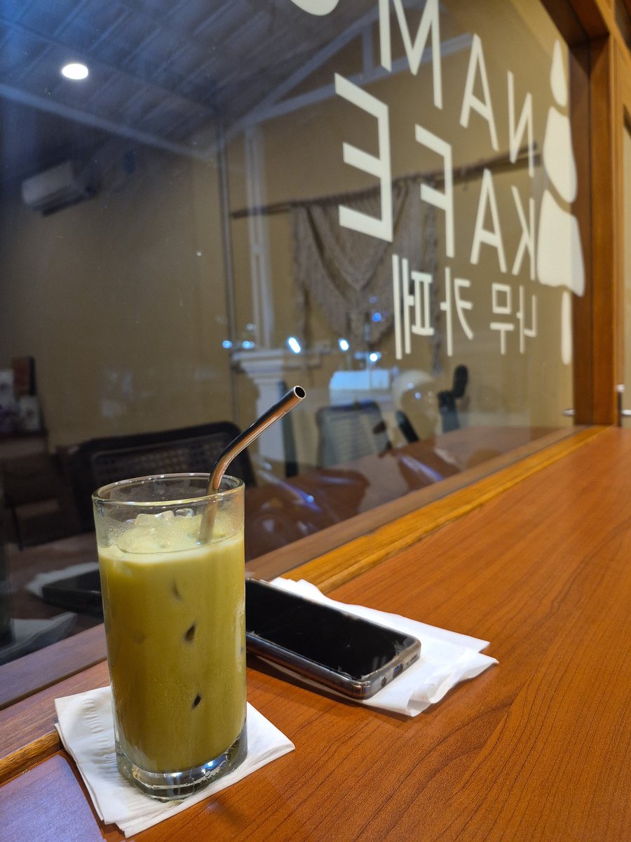 Hangjawe's tweet photo. Alone, obat melamun https://t.co/CDp1qpMhVU