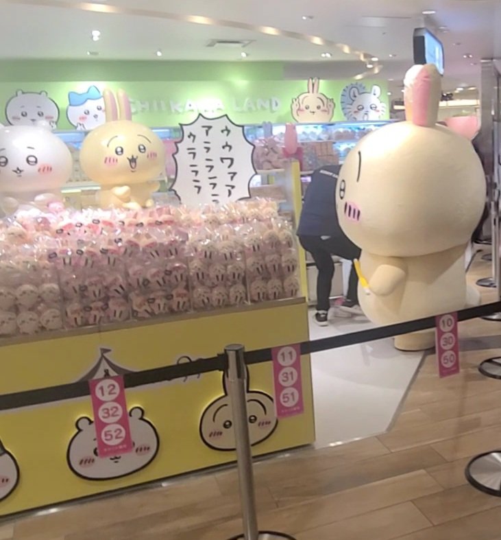 ﾌﾟﾙｬ棚に当たって商品落としてしまう
店員さん片付けてる間大人しくしてた横顔がかわちすぎて🩷🩷🩷