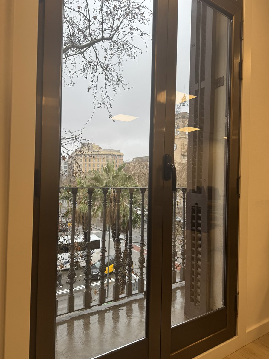 Francesc Canosa Farran (@francesccanosa) on Twitter photo En dies de pluja i de sol i de tot… e millor lloc per dinar és el restaurant del Centre Comarcal Lleidatà a Barcelona <a href="/CCLleidata/">Centre Comarcal Lleidatà</a> Vistes al futur…. I a cel! En dies de pluja i de sol i de tot… e millor lloc per dinar és el restaurant del Centre Comarcal Lleidatà a Barcelona <a href="/CCLleidata/">Centre Comarcal Lleidatà</a> Vistes al futur…. I a cel!