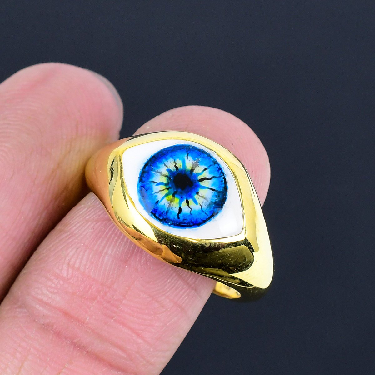 jewelldiro's tweet photo. 👁✨ Ward off negativity in style with this Gold Plated Evil Eye Protection Ring! Crafted in 925 sterling silver, this dainty charm brings luck & positivity. 💙💍 #EvilEyeRing #GoodLuckJewelry #Jewelldiro
Link: https://t.co/TCBCt5jvt9
https://t.co/OqAD0BgzqV https://t.co/i4i4bV99Kn