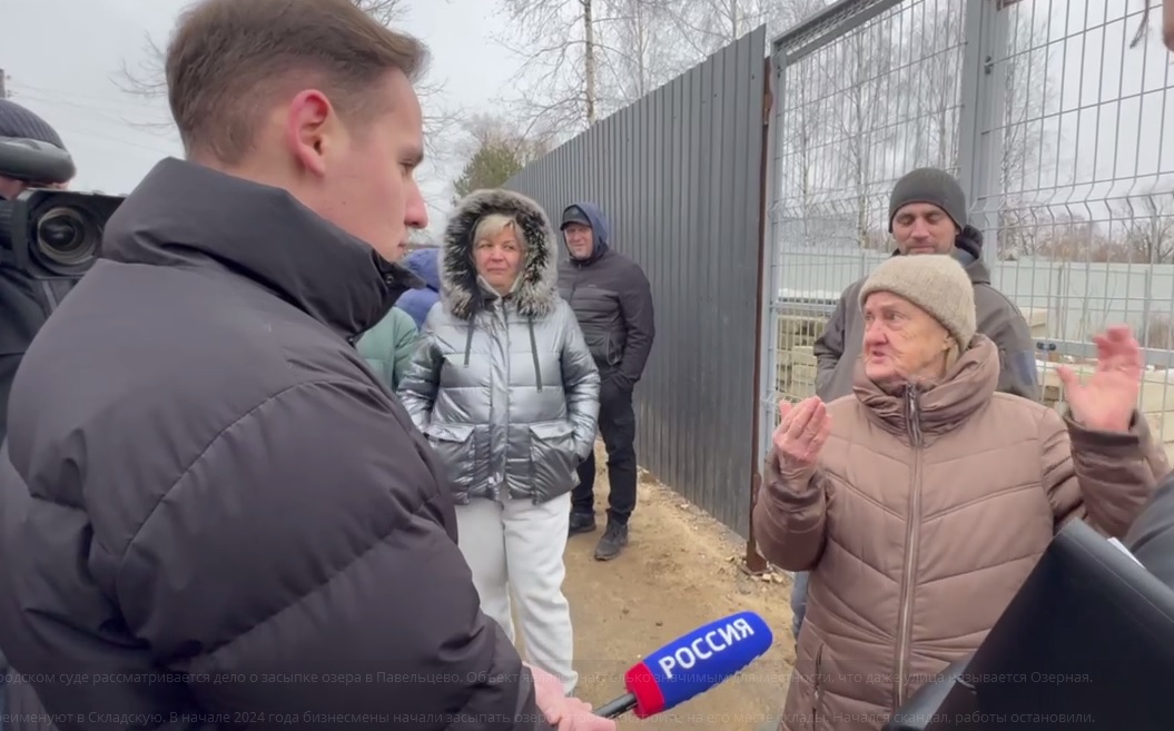 ecmo_ru's tweet image. ❗️&quot;Меня уже всю трясет!&quot; 

Колоритный ролик с участием 90-летней долгопрудненки разлетелся по соцсетям.
А проблема в том, что пруд в микрорайоне Павельцево засыпали, чтобы застроить. Видео: ecmo.ru/news/priehali-…

✅Наш канал t.me/ecmoru

#долгопрудный #павельцево