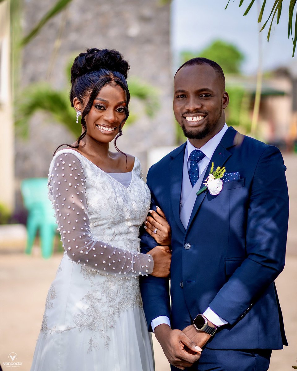 vencedor__'s tweet photo. O.P.E.Y.E.M.I.💍 O.G.H.E.N.E.R.E.K.E.💝

Couple’s Wedding Portraits

#OLovestory #GivingThanks24
#WeddingChroniclesByVencedor
#WeddingOutfits #WeddingPortraits
#WeddingPictures #NigerianWeddings
#TraditionalWeddings #WhiteWeddings
#BeautifulCouple🤍💖
#VencedorPhotography https://t.co/26UCVGi5sG