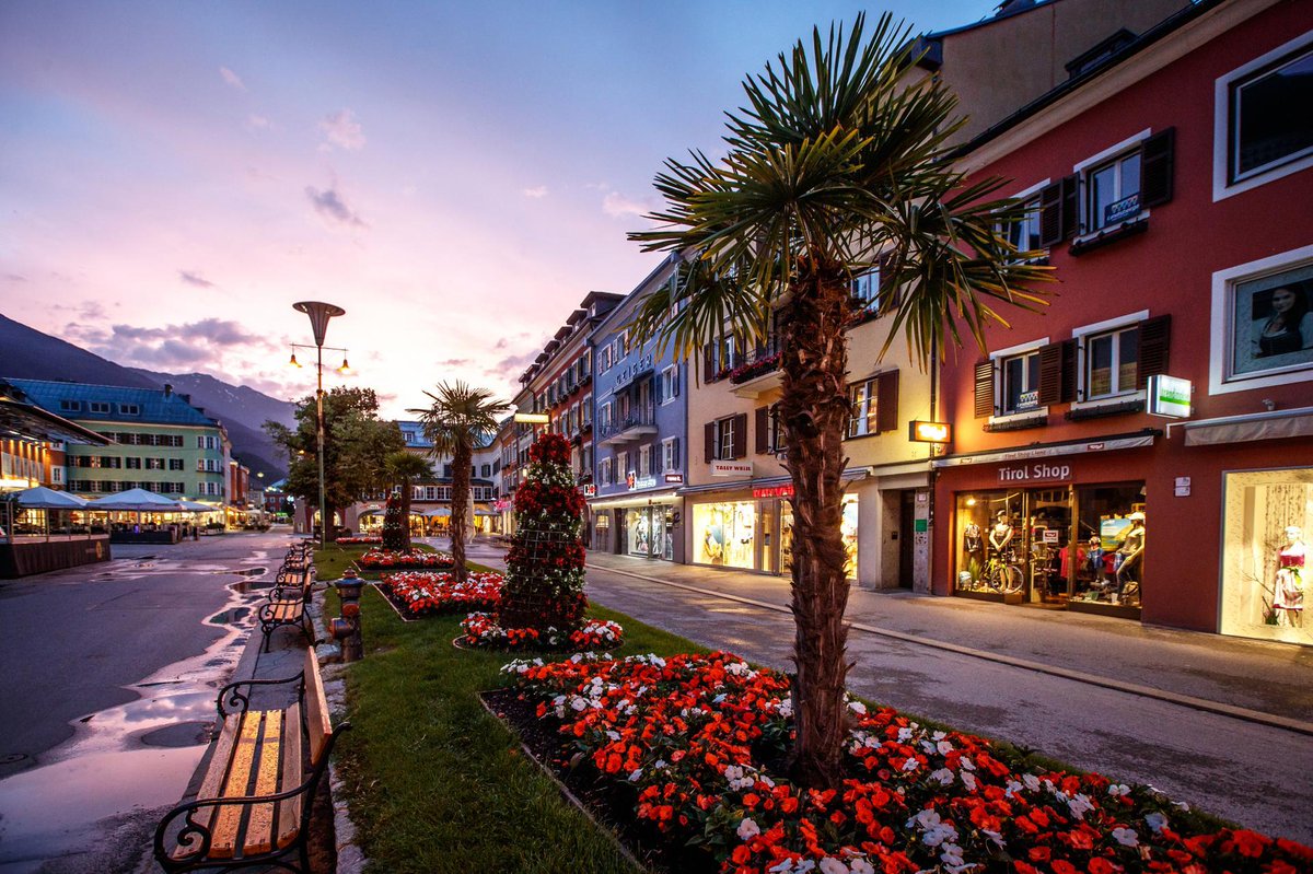 Tourof_TheAlps's tweet photo. [1/2] #Tirol welcomes the grand finale of #TotA 2025!

Stage 4 (Sillian - Obertilliach) and 5 (Lienz - Lienz) will crown the winner of Tour of the Alps 2025.

The Eastern Tirolean stages feature arduous challenges such as the #Bannberg and #Stronach climbs 🥵 https://t.co/wdSW32HxMO