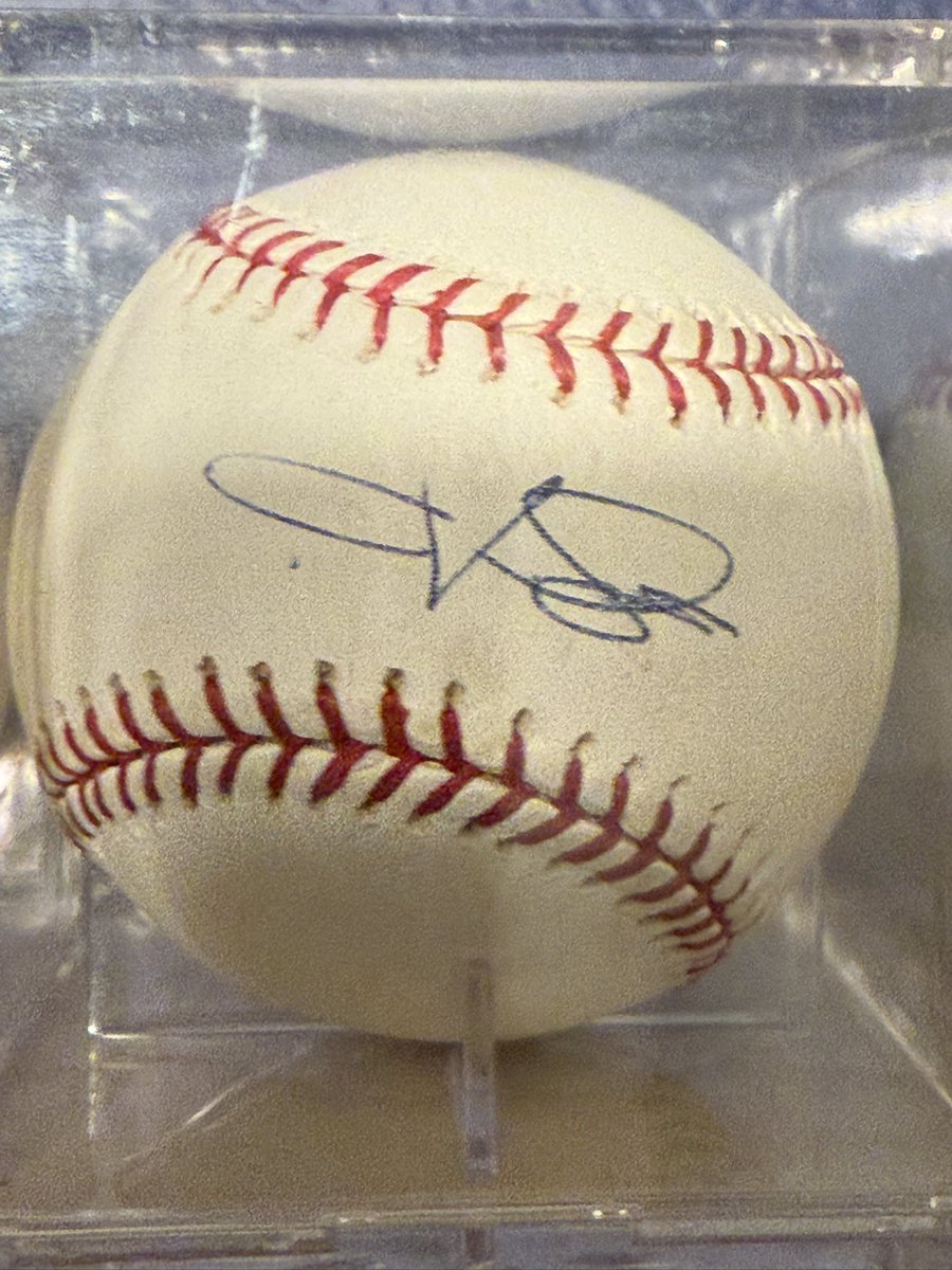 allengrussell's tweet image. I purchased a huge of #baseballcards that included several #autographedbaseball . However, I can only identify a couple of the autos. Can anyone help identify these autographs? It appears most of these are #TexasRangers players. But I’m not certain. Here are 4 of the autos.