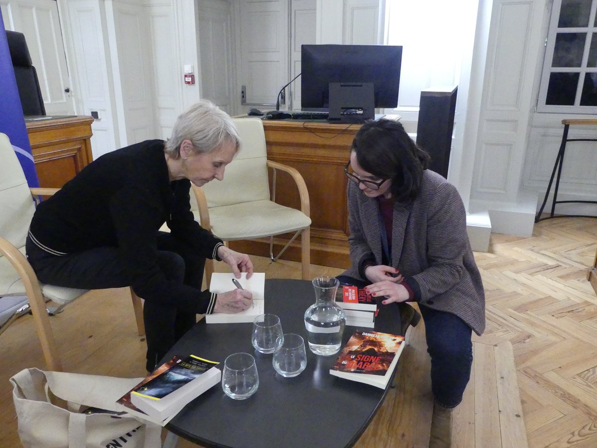 Tribunal judiciaire de Libourne (@tjlibourne) on Twitter photo A l’occasion de la journée internationale des droits des femmes #8mars, le <a href="/TJLibourne/">Tribunal judiciaire de Libourne</a> a eu l’honneur de recevoir Danielle Thiéry, ancienne commissaire divisionnaire.
Merci aux nombreuses personnes qui ont participé à cet évènement ! A l’occasion de la journée internationale des droits des femmes #8mars, le <a href="/TJLibourne/">Tribunal judiciaire de Libourne</a> a eu l’honneur de recevoir Danielle Thiéry, ancienne commissaire divisionnaire.
Merci aux nombreuses personnes qui ont participé à cet évènement !