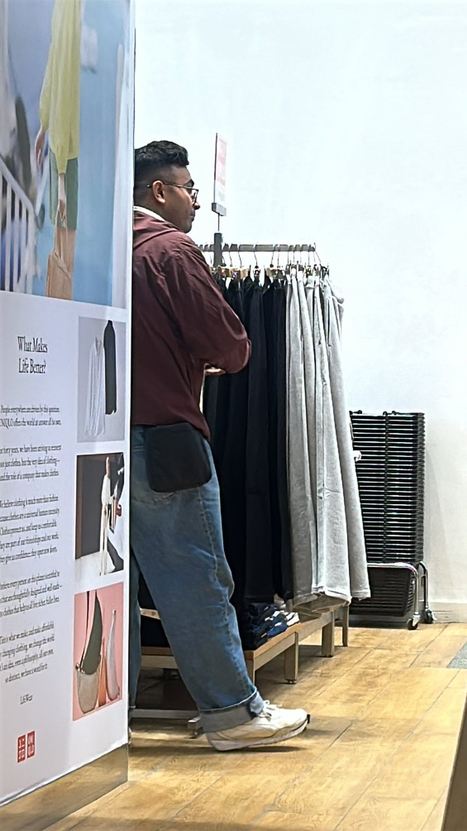 Sunando Banerjee (@sunandobanerjee) on Twitter photo The young boy who greets everyone with a warm smile and extremely proactive in helping customers shows why you still need an offline high street store. #experiencematters well done <a href="/UniqloIn/">UNIQLO INDIA</a> #cp It also shows why #training is important in #retailbusiness The young boy who greets everyone with a warm smile and extremely proactive in helping customers shows why you still need an offline high street store. #experiencematters well done <a href="/UniqloIn/">UNIQLO INDIA</a> #cp It also shows why #training is important in #retailbusiness