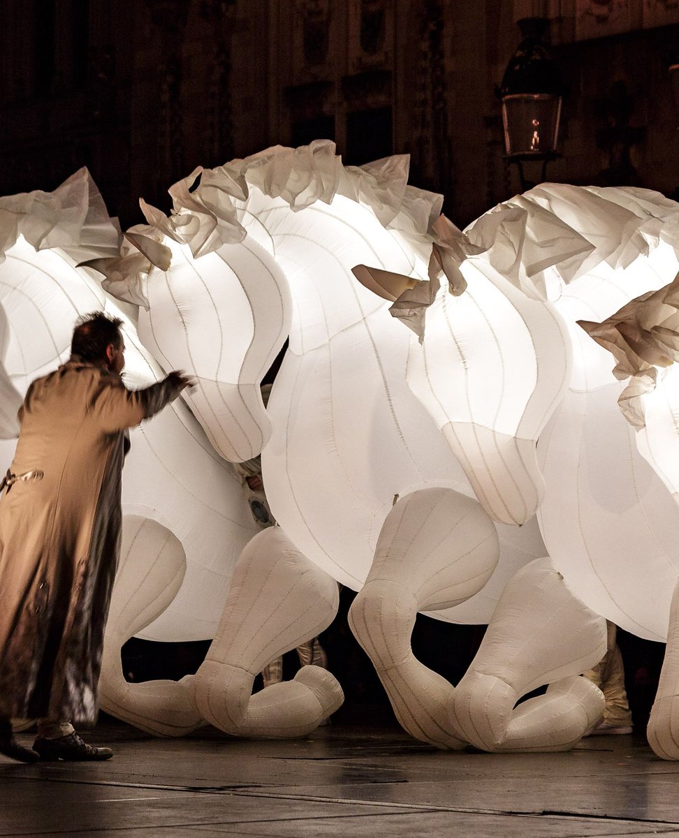 Don't miss this final night spectacle, Fiers à Cheval! ✨🐎

🐎 Giant illuminated horses theatrically parade through the streets!
🎭 Stunning street theatre from France
📍 Route: New Walk to The Circle
⏰ Time: 7pm
🌟 Head over to lightupleicester.com/events