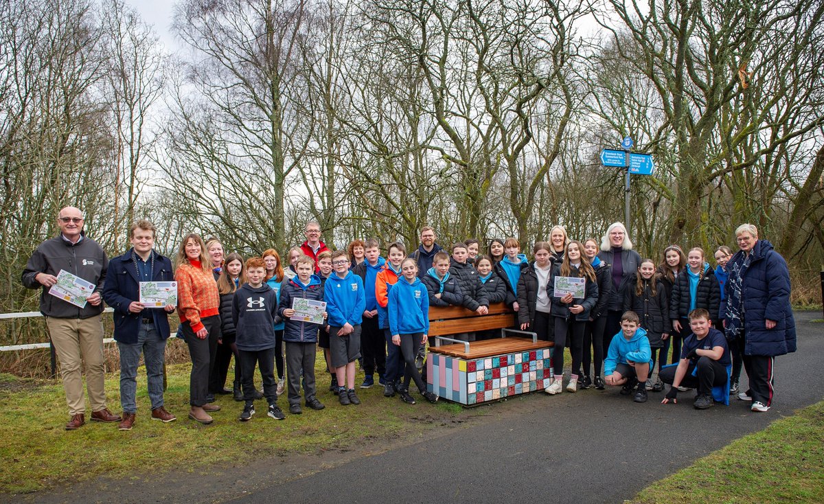 Today we were joined by the very talented pupils of Larbert Village Primary School to launch the wonderful new 5k active travel trail in Falkirk and visit their beautifully designed bench for resting along the route.

➡Read more: bit.ly/4iuyuWX

#CanalMagic
