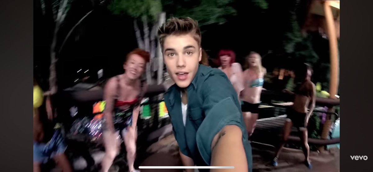 flexvato's tweet image. son iguales y esa toma me recordo literalmente a eso jajaja wtf @DukiSSJ