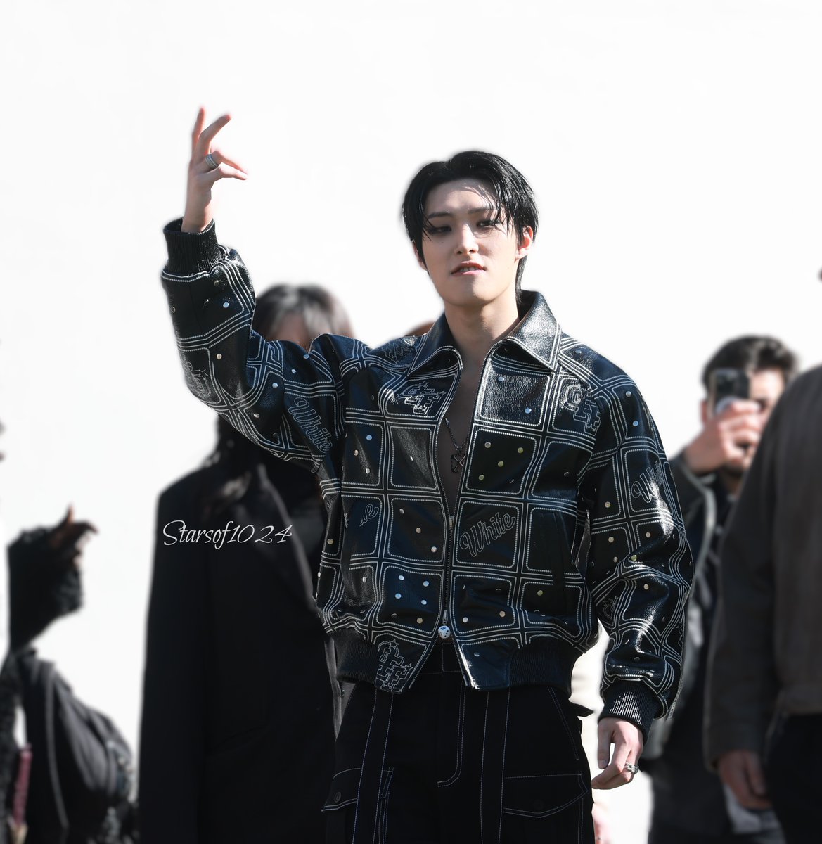 Starsof1024's tweet image. 250306 | 🙌🙌🙌

#SONGMINGI #민기 #MINGI #송민기 #에이티즈 #ATEEZ #OFFWHITEFW25 #ParisFashionWeek2025 
@OffWht