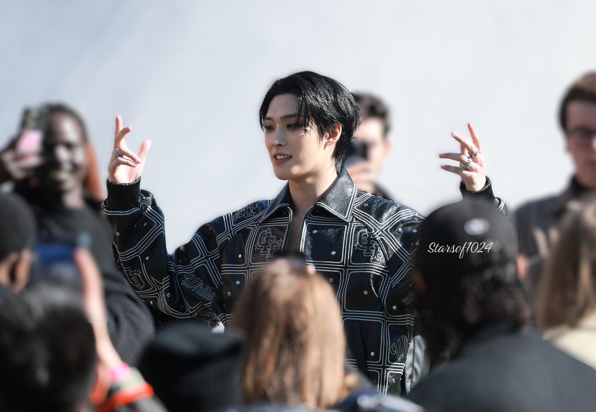 Starsof1024's tweet image. 250306 | 🙌🙌🙌

#SONGMINGI #민기 #MINGI #송민기 #에이티즈 #ATEEZ #OFFWHITEFW25 #ParisFashionWeek2025 
@OffWht