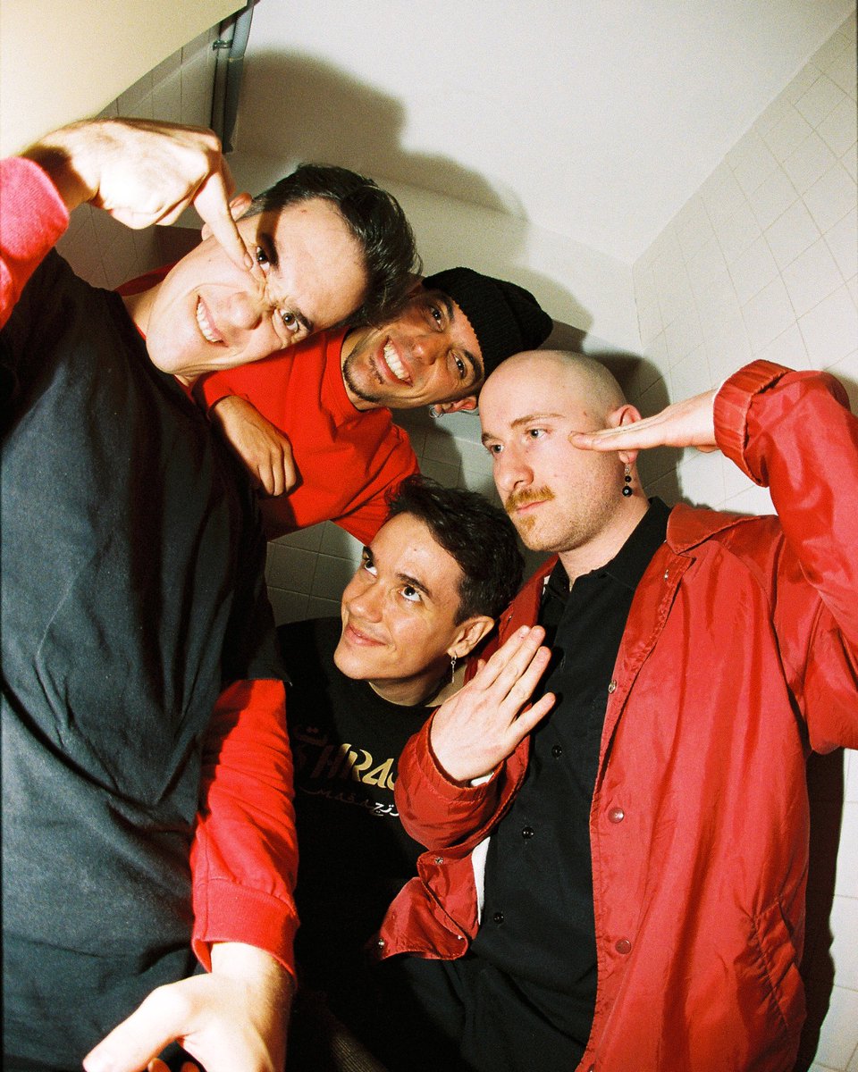 With heavy hearts, we announce that Blowfuse is disbanding.

+info: instagram.com/p/DG5ch6YqDJq/…

Thank you for all these years.
Forever yours,
Henry, Oscar, Ricard &amp; Sergi