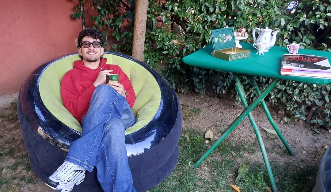 Piccolo evento Alice nel paese delle meraviglie + letteratura inglese #poltronagonfiabile #englishliterature
#event #aliceinwonderland #relax #inflatablechair  #inflatable #gonfiabile #floate #pooltoy #beanbag #lamiagonfiabile #inflatablelamia #hongyi #monstergirl #intex #bestway
