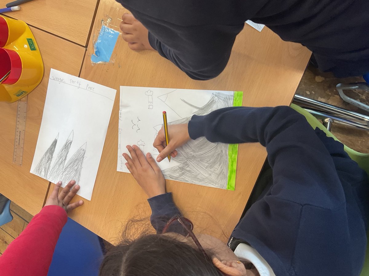 MayflowerSch's tweet image. Thank you Emilie Chen for coming to teach Year 2 about life as a graphic designer #shah #ks1 #worldofworkweek