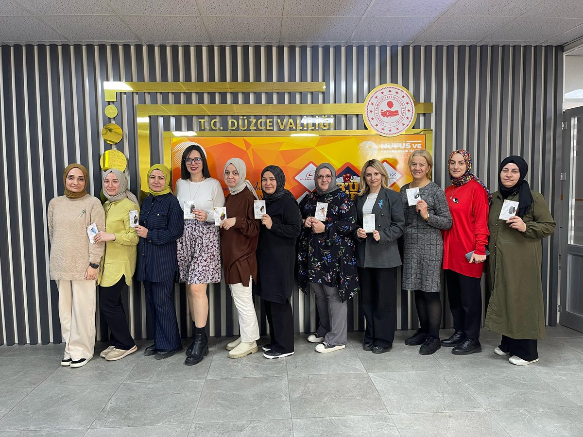 “Dünya yüzünde gördüğümüz her şey kadının eseridir.”
Büyük Önder Mustafa Kemal Atatürk #8martdünyakadınlargünü               müz kutlu olsun.                           Sayın valimize hediyesi için teşekkür ederiz. <a href="/ValiSelcukAslan/">Selçuk Aslan</a>  <a href="/duzce_valiligi/">Düzce Valiliği</a>