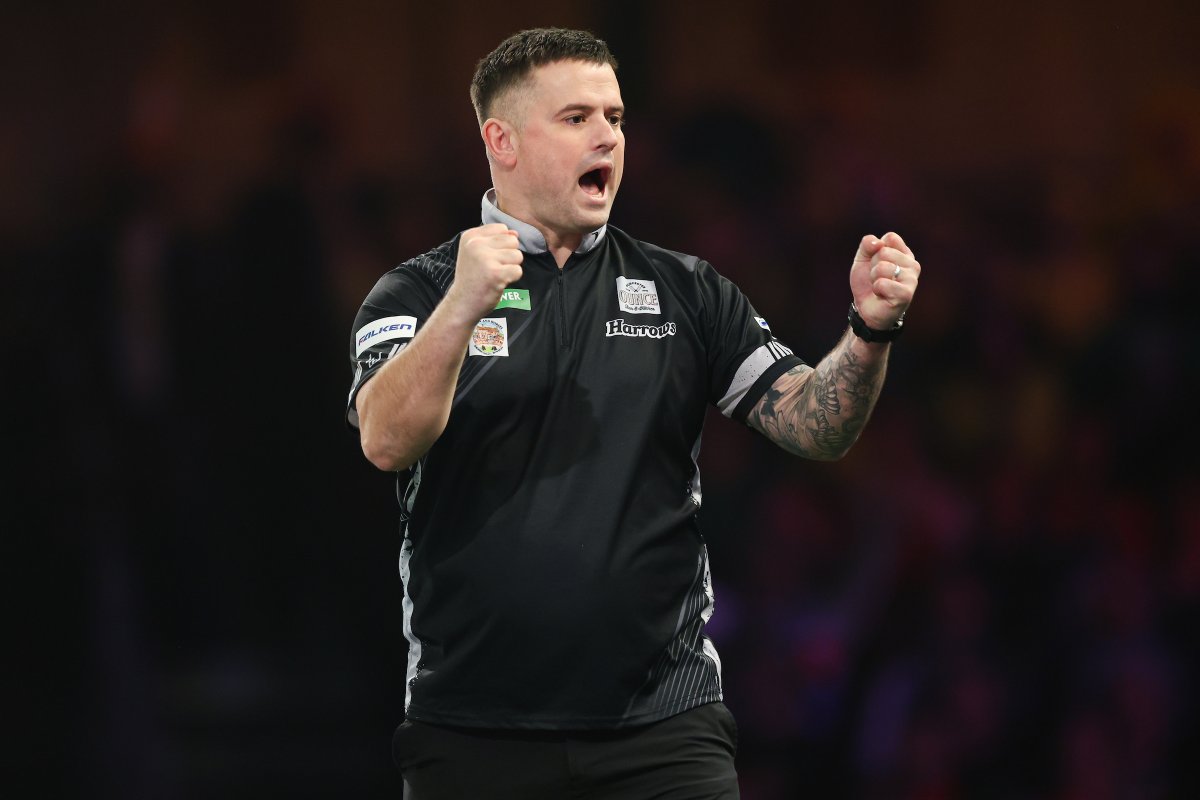 😀 Luke Woodhouse got up and running the European Tour this season with a 6-4 over Cedric Waegemans earlier this afternoon. 

➡️ Woody will now take on former two-time World Champion Gary Anderson tomorrow, for a spot in the final day of action. 

#Darts #ET1