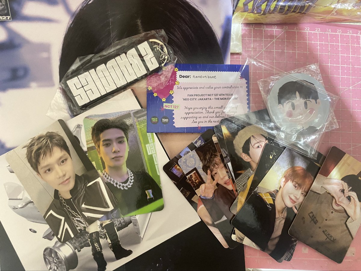anet | open order 🍊 (@naneuntane) on Twitter photo mw say big thank you for tim <a href="/NCT127Project/">NCT 127 Project</a>, gift challenge nyaa sudah sampai dengan selamat yah 😘🎁
<<pst selamat sih soalnya ada world T yakali dibegal>> wkwk mw say big thank you for tim <a href="/NCT127Project/">NCT 127 Project</a>, gift challenge nyaa sudah sampai dengan selamat yah 😘🎁
<<pst selamat sih soalnya ada world T yakali dibegal>> wkwk