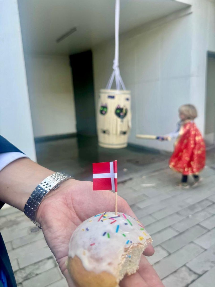 Rasmus A K (@rasmusabikri) on Twitter photo Great fun celebrating “fastelavn” w/ staff & kids from <a href="/DenmarkinIndia/">Rasmus Abildgaard Kristensen</a> tdy. #Fastelavn is an old 🇩🇰 tradition making the beginning of the fast before Easter. Kids celebrate by “hitting the cat out of the barrel”. In modern times there is no of course no 🐈⬛ in the 🛢️but only 🍬 Great fun celebrating “fastelavn” w/ staff & kids from <a href="/DenmarkinIndia/">Rasmus Abildgaard Kristensen</a> tdy. #Fastelavn is an old 🇩🇰 tradition making the beginning of the fast before Easter. Kids celebrate by “hitting the cat out of the barrel”. In modern times there is no of course no 🐈⬛ in the 🛢️but only 🍬