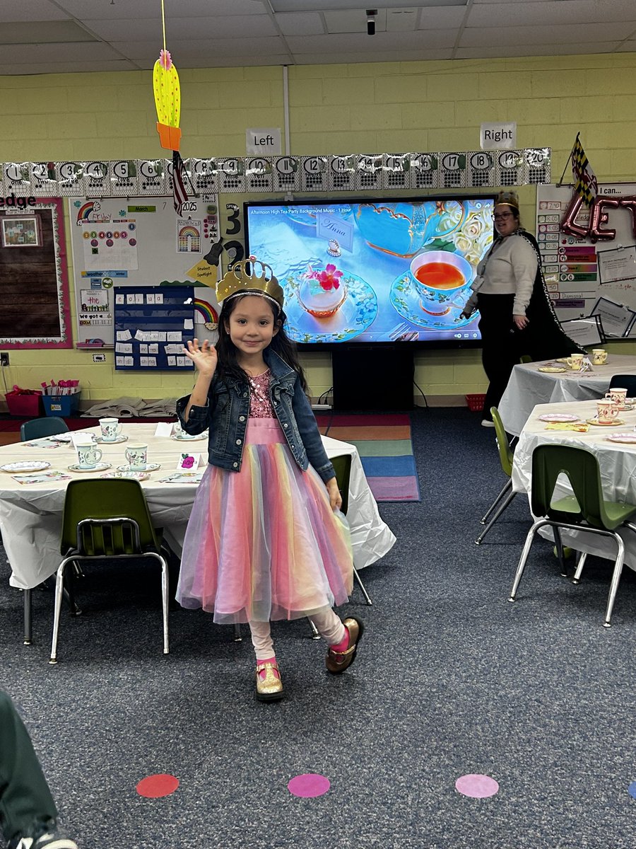 SevernESAACPS's tweet image. Kindergarten is ready for the ParTEA! #LearningIsTheThing #WeLoveItHere