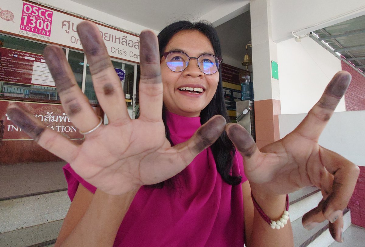 🚨 Thai journalist Dr. Chutima Sidasathian was criminally charged with defamation after investigating alleged corruption.

A new #TrialWatch / <a href="/CovingtonLLP/">Covington</a> / @FM_Farrington report gives her trial a "D" grade, identifying strong indications that the case constitutes a SLAPP