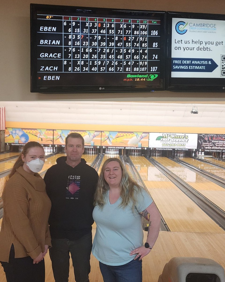 From brainstorming to bowling, our #webdevelopment team spent the day setting goals, refining our process, and strengthening our bond—both in strategy sessions and on the lanes. Here’s to innovation, collaboration, and a little friendly competition! 🎳 
#paragondigital #teamwork