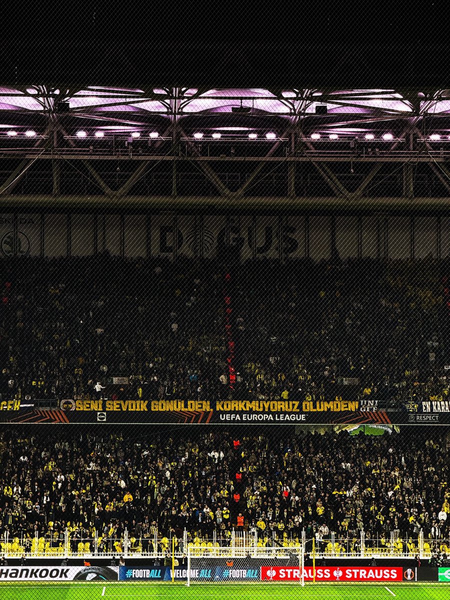 SENİ SEVDİK GÖNÜLDEN, KORKMUYORUZ ÖLÜMDEN !

<a href="/Fenerbahce/">Fenerbahçe SK</a>