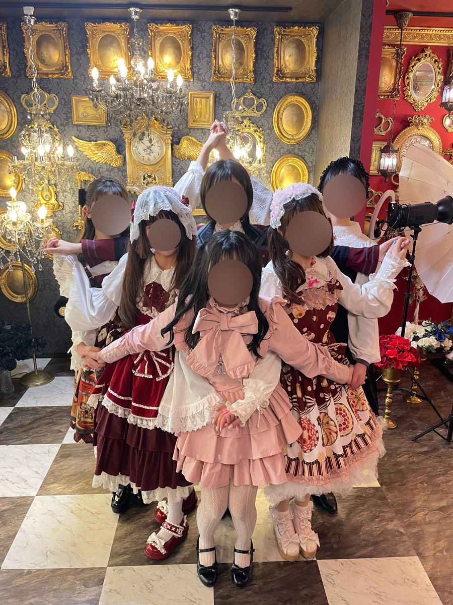 大阪大学に入学された皆様、おめでとうございます🌸

皆様のキャンパスライフが素敵なものになりますように、わたくしたち大阪大学お嬢様部は願っておりますわ✨皆様とお茶会ができることを楽しみにしておりますわ！

#春から阪大
#大阪大学お嬢様部