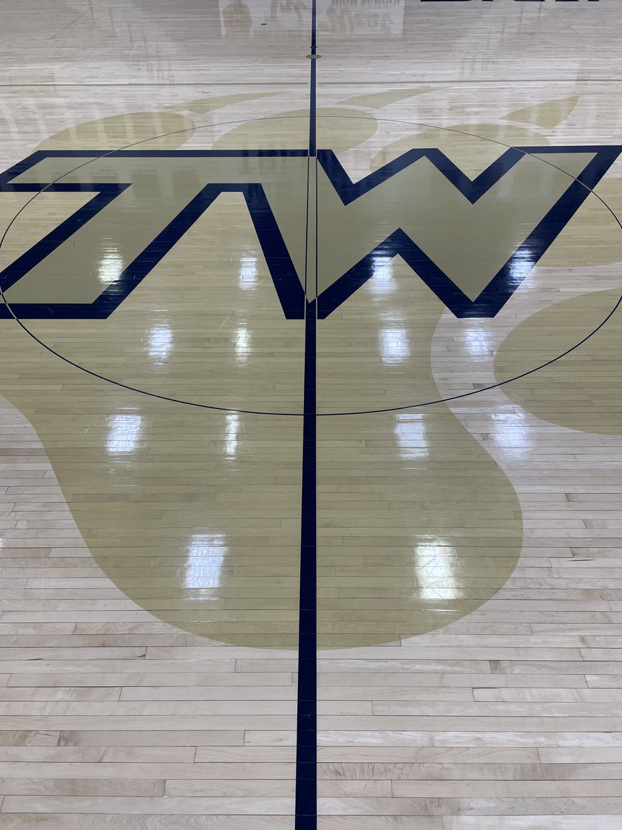 Hope to see a wave of 🔵🟡 at Frankfort's Case Arena tonight.  Your Bruins tip-off at 6PM vs. Danville in the first game of the Semi-Finals. It should be a great night of Indiana High School Basketball!

Ticket Link:  public.eventlink.com/tickets?t=1155… 

GO BRUINS!⛓️