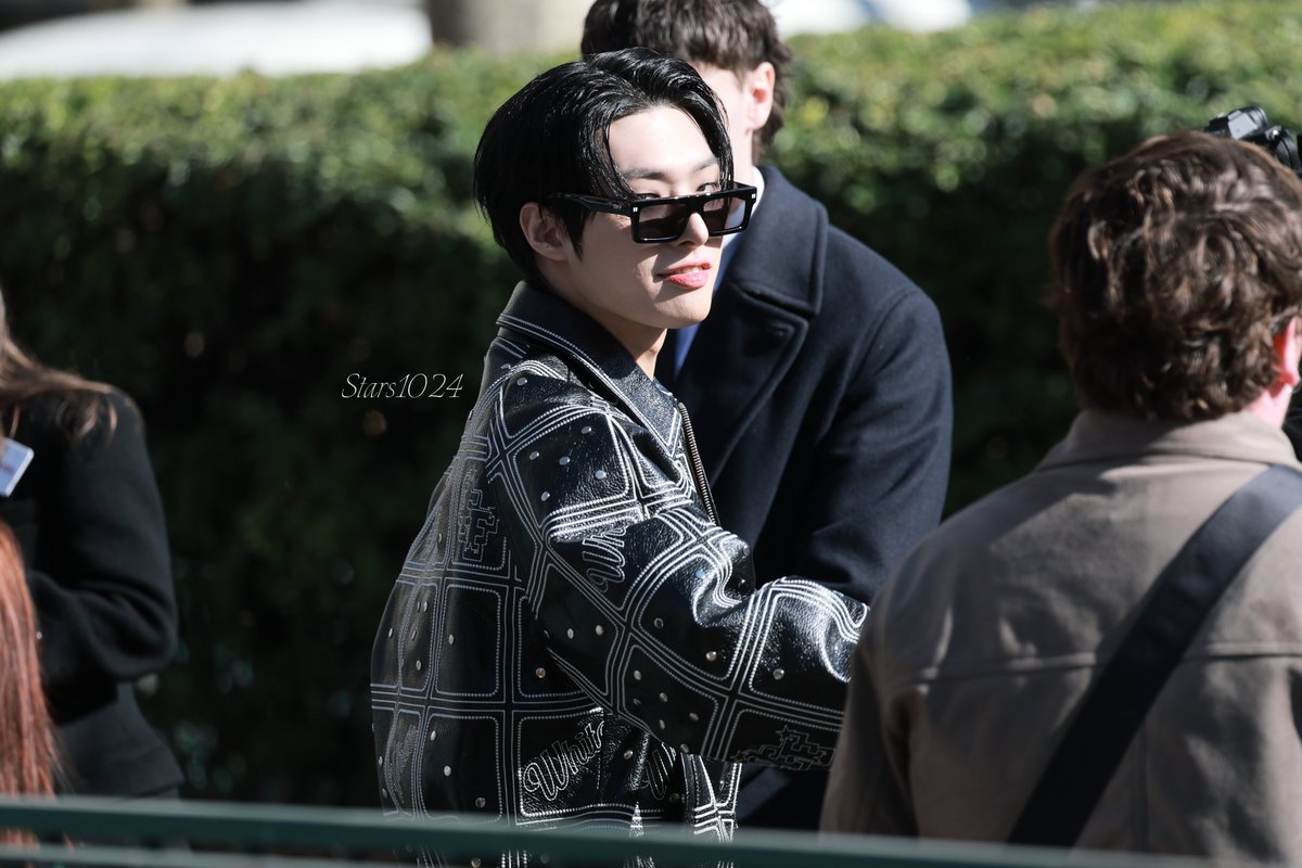 Starsof1024's tweet image. 250306 | 민기멋져요! 

#SONGMINGI #민기 #MINGI #송민기 #에이티즈 #ATEEZ #OFFWHITEFW25 #ParisFashionWeek2025
@OffWht