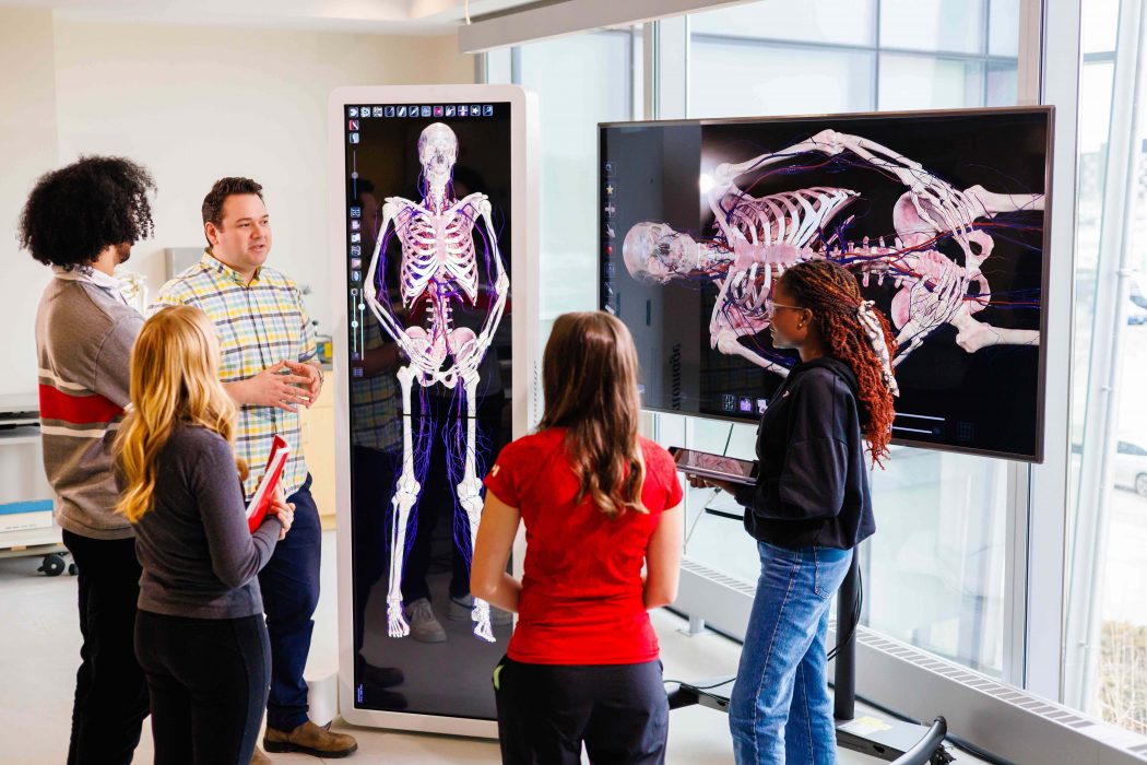 Then and now: Classroom edition 📝

#BrockU classrooms have transformed dramatically over the past six decades, moving from blackboards and paper notes to digital touchscreens and interactive learning tools. #Brock60

Learn more ➡️ loom.ly/dHCmY68
