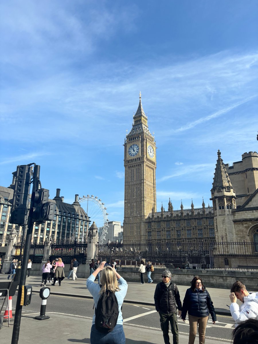 Students are enjoying the lovely weather in London on their visit to Parliament