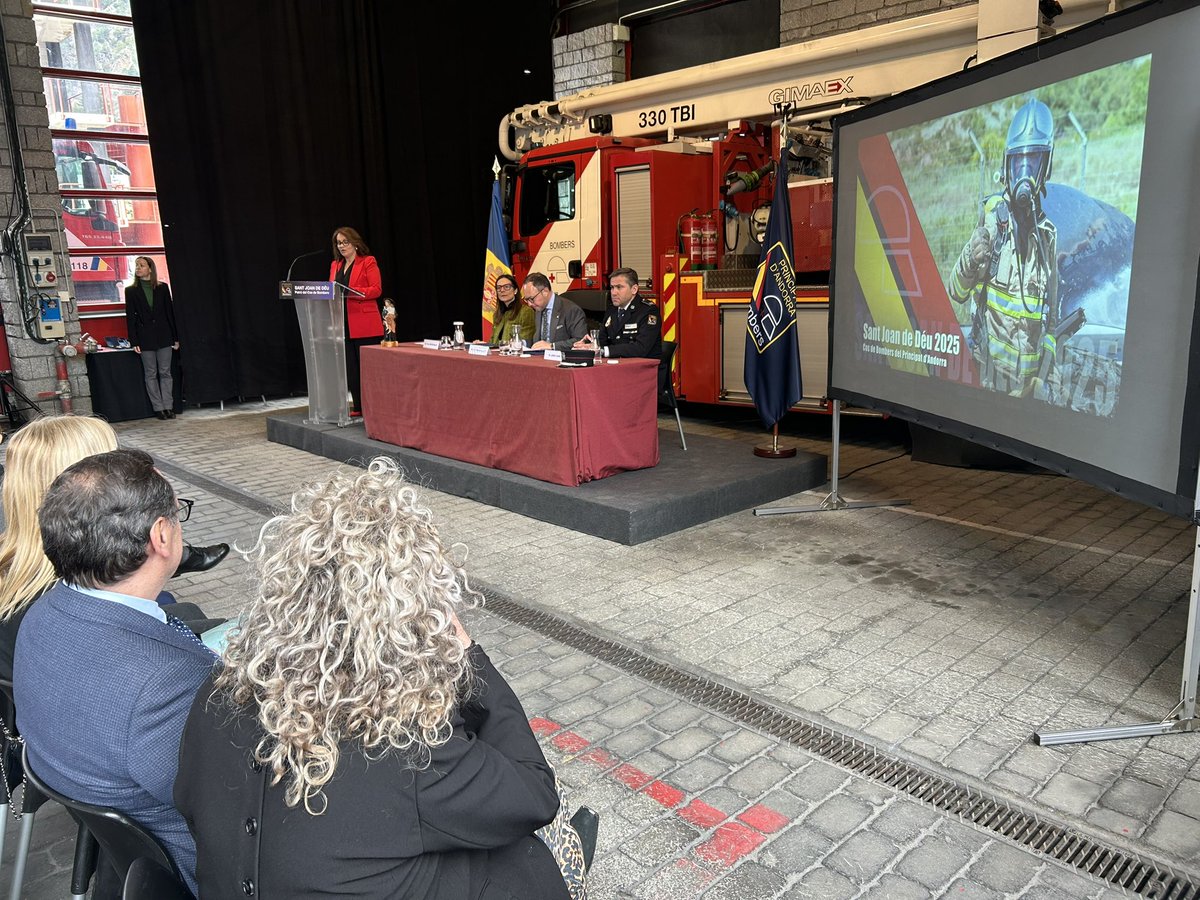 Govern de Catalunya a Andorra (@catalunya_ad) on Twitter photo 🧑🚒 Els <a href="/BombersAndorra/">Bombers d'Andorra</a> han celebrat avui el seu patró. L’acte ha comptat amb presència dels diferents cossos de seguretat i d’emergències catalans, amb qui hi ha una excel•lent col•laboració. Els han acompanyat la delegada <a href="/annavivestarres/">Anna Vives</a> i la directora general <a href="/tamaragc1515/">Tamara Garcia</a> 🧑🚒 Els <a href="/BombersAndorra/">Bombers d'Andorra</a> han celebrat avui el seu patró. L’acte ha comptat amb presència dels diferents cossos de seguretat i d’emergències catalans, amb qui hi ha una excel•lent col•laboració. Els han acompanyat la delegada <a href="/annavivestarres/">Anna Vives</a> i la directora general <a href="/tamaragc1515/">Tamara Garcia</a>