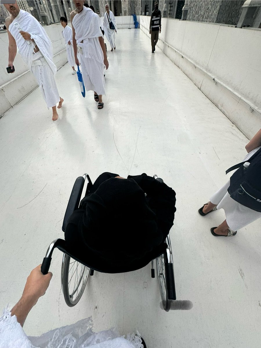 Proud1440's tweet image. عمرة برفقة الحُب 🤍