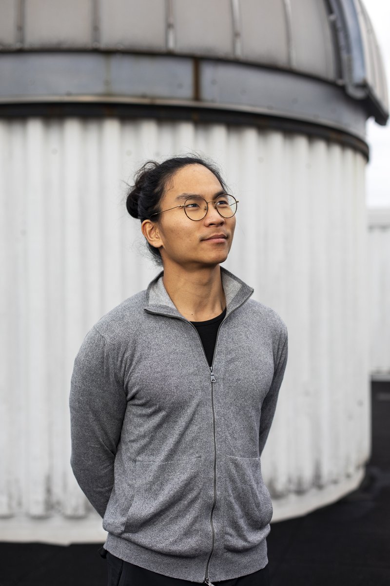 New research from Jesse Han, a PhD student in astronomy, provides evidence of the closest known supermassive black hole, with implications for the evolution of galaxies. 

gsas.harvard.edu/news/massive-d…

📷 Veasey Conway