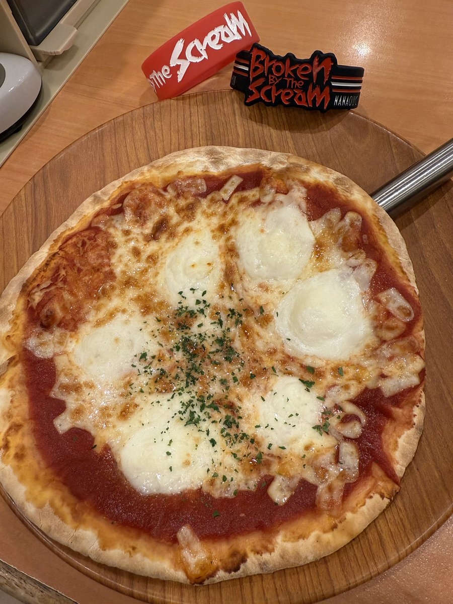 ChipDalemomo's tweet image. もぐもぐにこ神配信楽しかった！
あまりにもピザが美味しそうだったから食べに来た🍕いただきます😋
#しずくちゃんのたからばこ
#御子神シズク #シズクルー