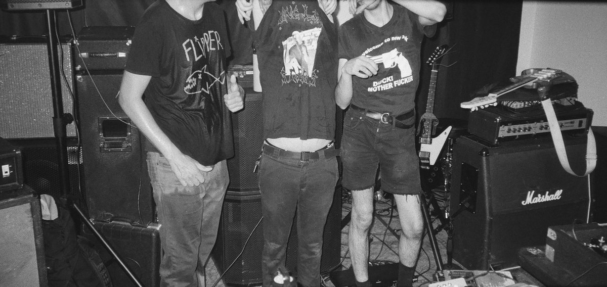 Blank Hellscape - "Dying In America"

from 'Hell 2', out April 25 

BC : blankhellscape12xu.bandcamp.com/track/dying-in…

Spotify : open.spotify.com/album/4KTXpSwP…

Apple Music : music.apple.com/us/album/dying…

fig 2 photo by Jacey Brianne 

<a href="/blankhellscape/">🅱️lank hellscape</a>