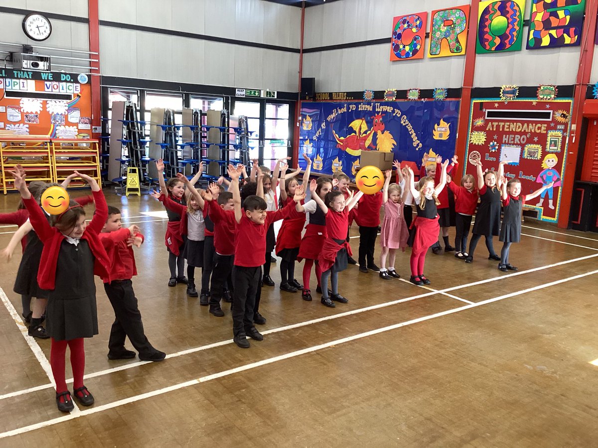 We celebrated Dydd Gŵyl Dewi Sant on Wednesday, and had an eisteddfod to celebrate Welsh culture. 🏴󠁧󠁢󠁷󠁬󠁳󠁿🌟🏴󠁧󠁢󠁷󠁬󠁳󠁿We also learnt about the festival of Holi (on 12th March this year) and worked with Coleg Gwent to learn a traditional Indian dance. 😀🌈🌟💫
