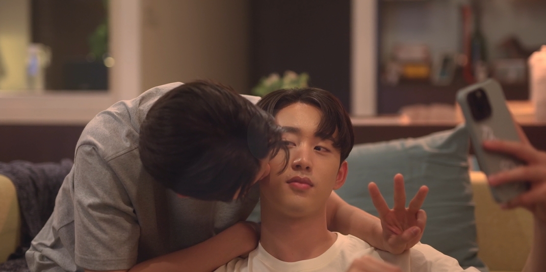 ThamePoSeries's tweet image. พี่โป้หมายถึงเธมทำให้วันธรรมดากลายเป็นวันที่พิเศษแบบนี้ป่าว🤭 #ThamePoSeriesFinalEP
@Williamjkp1 @EstRvp