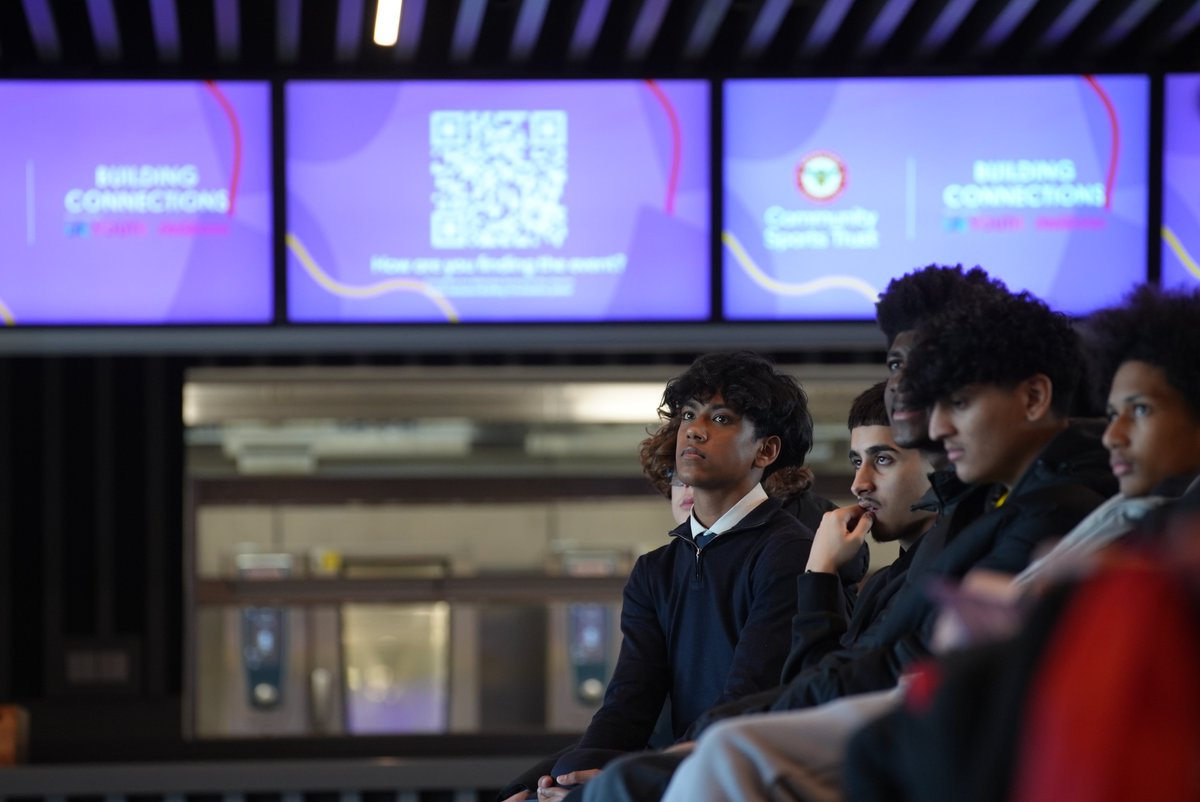 BrentfordFCCST's tweet image. 💼 As #NCW2025 draws to a close, we're reflecting on an incredible day at our Building Connections Careers Expo &amp;amp; Job Fair, held in partnership with @UKYouth and @CocaColaEP.

Hosted at @BrentfordFC's Gtech Community Stadium, young people had the opportunity to gain valuable