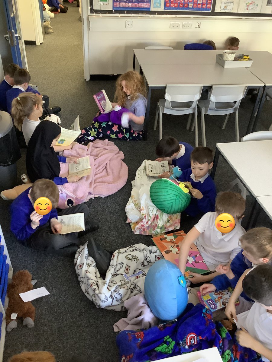 ReinwoodJuniors's tweet image. 3R have been enjoying taking part in DEAR this week, especially today as we added lots of new books to our class library today. #RJS3R #RJSReading #RJSWBD #worldbookday2025 @htafcfoundation