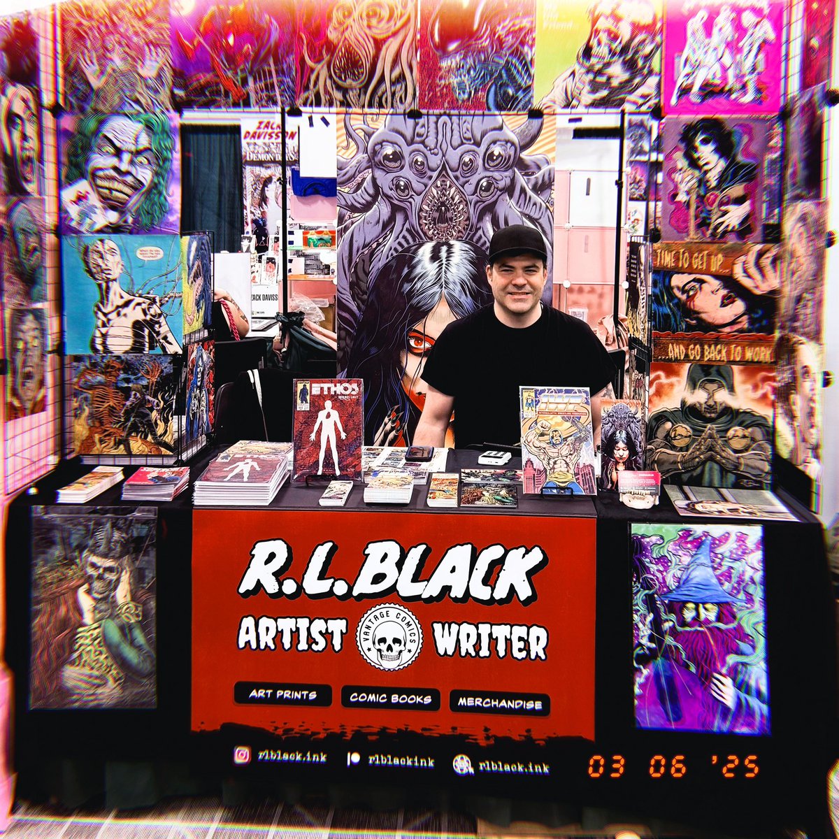 rlblackink's tweet image. Come check me at @emeraldcitycon this weekend in @VisitSeattle Seattle. An amazing show! Thursday was bananas and that was just the first day. I have prints, comics and more! Horror, sci-fi, and dark fantasy. See you there! #emeraldcitycomiccon #ComicCon #comics