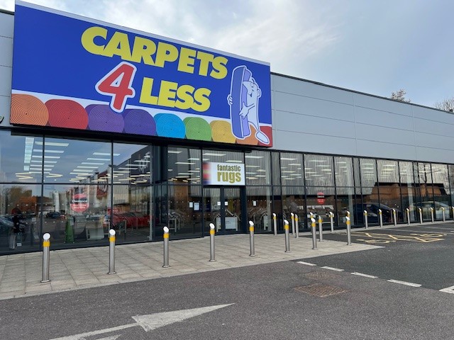 1,600 sq.ft to 4,000 sq.ft Out of Town Retail Warehouse Space To Let / To Rent within Carpets4Less on the  premier 150,000 sq.ft Nene Valley Retail Park, Northampton, Northamptonshire.  Read More rabcommercial.com
#FridayFeeling #commercialproperty #RealEstate #Northampton