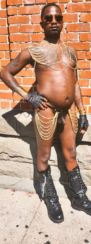 "Golden life " #Chains #nudephotography #nakedinchains #nakedfriday