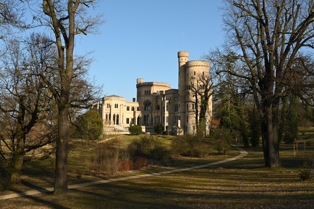 🎼 ℕ𝕚𝕔𝕔𝕠𝕝𝕠𝕋🌳🏛 🎗️ (@niccolotribolo) on Twitter photo Die Zeit zwischen zwei Terminen kann man unangenehmer überbrücken.
#Potsdam #SchlossparkBabelsberg
mit Verdi, Donizetti, Bellini…
<a href="/MalteseTenor/">Joseph Calleja</a> auf dem Ohr… Die Zeit zwischen zwei Terminen kann man unangenehmer überbrücken.
#Potsdam #SchlossparkBabelsberg
mit Verdi, Donizetti, Bellini…
<a href="/MalteseTenor/">Joseph Calleja</a> auf dem Ohr…