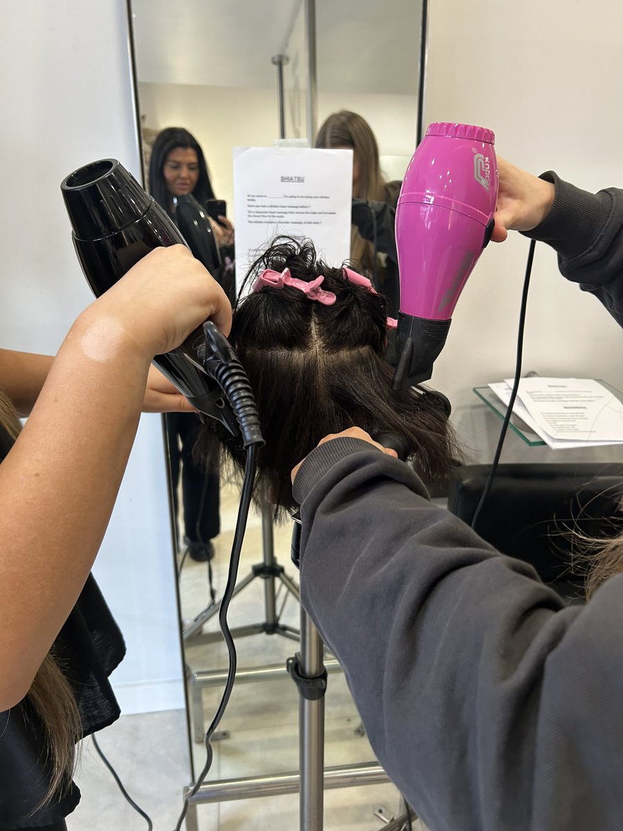 MDouglas2020's tweet photo. Some fantastic work experience today at Rainbow Rooms, where the young people learned how to wash &amp; blow dry hair 💆🏻‍♀️🧼 @BoclairAcademy https://t.co/rzwj7FBROm