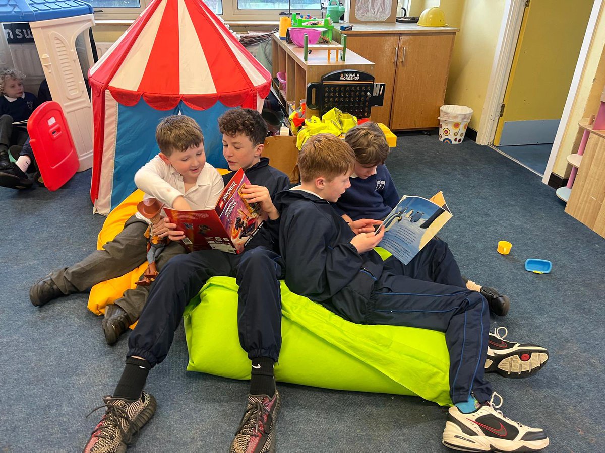 Holy Cross School tweet media