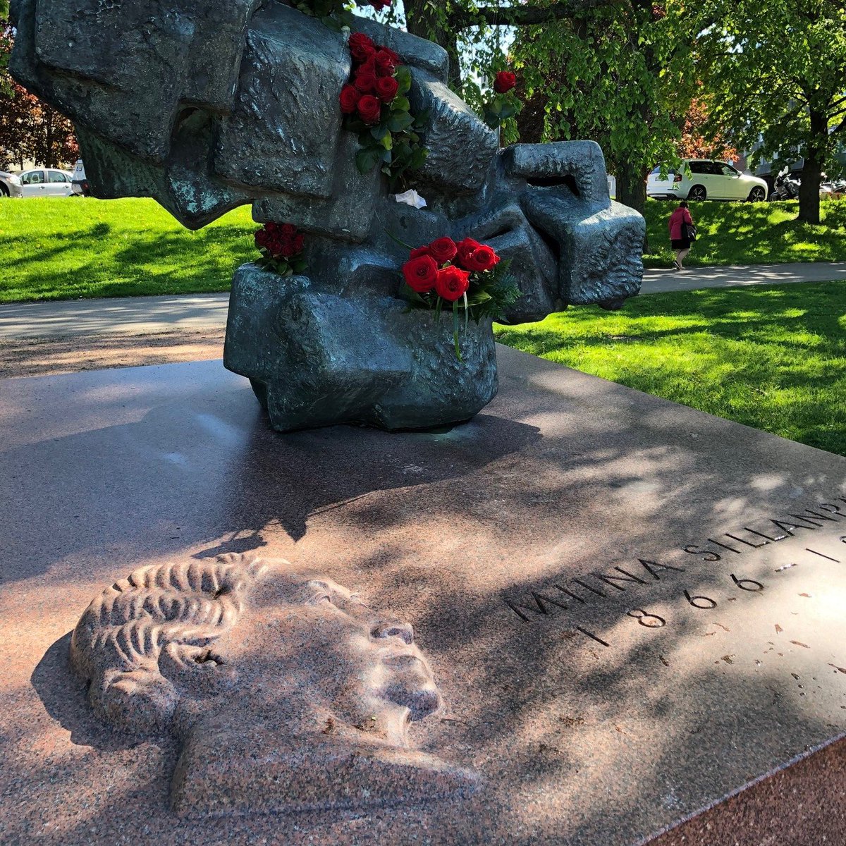 Hyvää Naistenpäivää! Miina Sillanpää oli mukana päättämässä kansainvälisen naistenpäivän viettämisestä Miinan sanoin: ”Ei koskaan saa sanoa minä en osaa, vaan vaikeimmissakin tilanteissa pitää sanoa minä yritän”. Tutustu Miinan elämänuraan: miinasillanpaaseura.fi #naistenpäivä