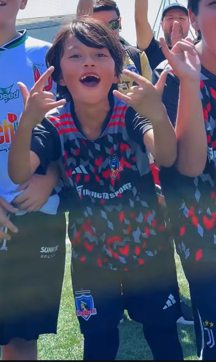 cfmm_18's tweet photo. Para que lo conozcan y sepan k en 5 años será titular en el eterno 🤟🤟🤟🤟 #yoescuchofuturofutbolclub https://t.co/mUfLnXHbI2