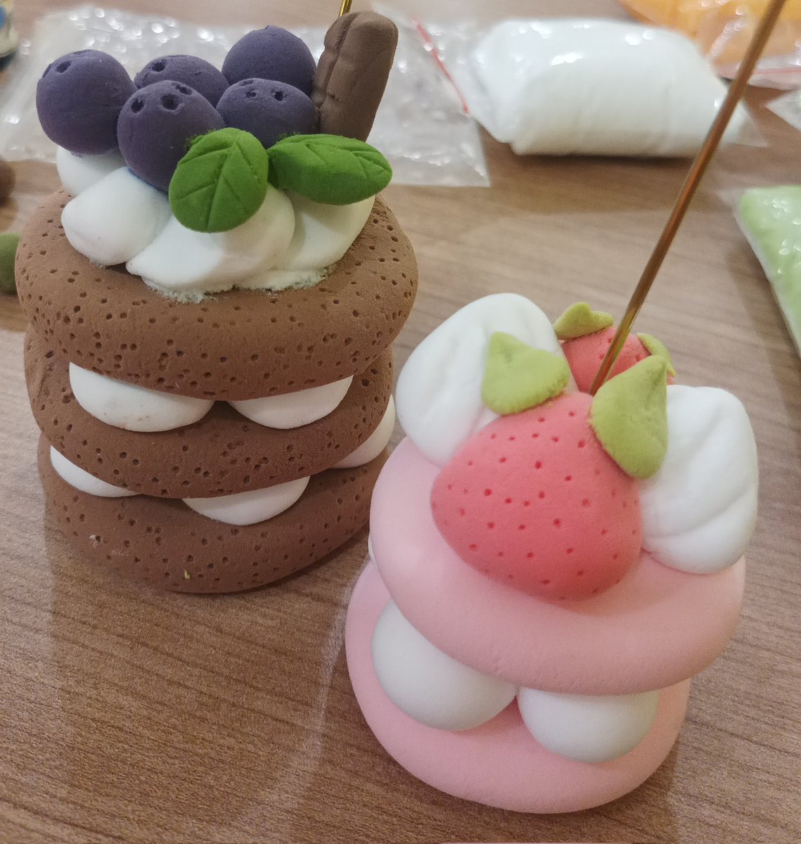 kirimeroo's tweet photo. @NuraPixel there's two 🍰 https://t.co/4t2bp8BNnc